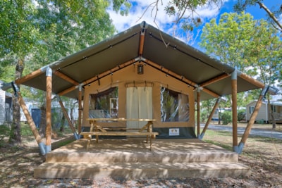 Tent Safari without toilet blocks