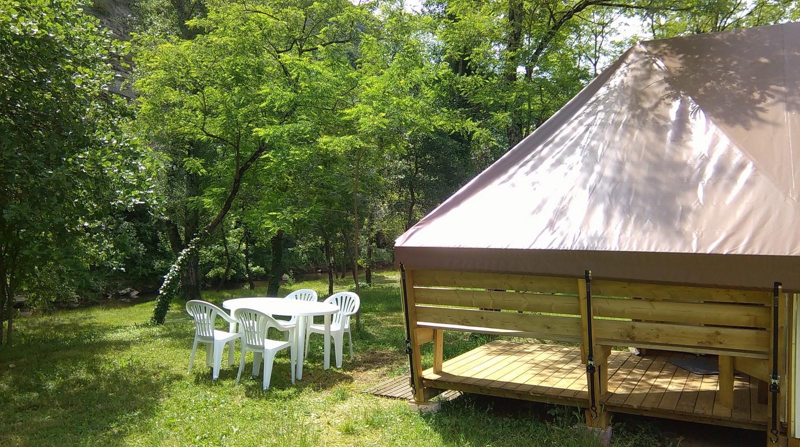 Mietunterkunft - Ecolodge Zelte 4 Pax. - 2 Zimmer- Ohne Sanitäranlagen - Camping La Turelure