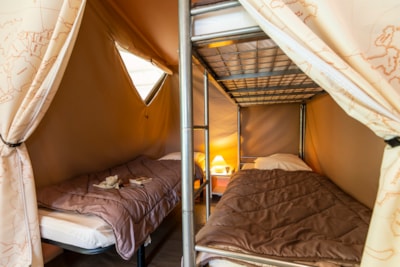 Canada Tents - 2 bedrooms - no bathroom