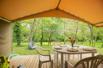 Mietunterkunft - Canada Zelte 5 Pax - 2 Zimmer - Ohne Sanitäranlagen - Village Nature Zen - Camping La Turelure