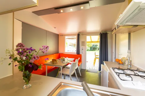 Mietunterkunft - Mobilheim Standard - 2 Zimmer - Überdachte Terrasse - image n°4 - Village Nature Zen