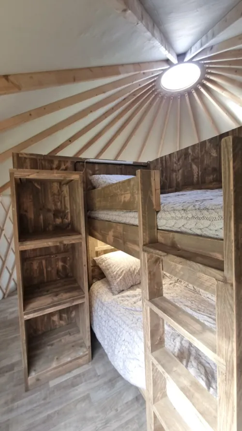 Mietunterkunft - Harmonie Jurte - 2 Schlafzimmer - Klimatisiert - Ohne Sanitäranlagen - image n°5 - Village Nature Zen