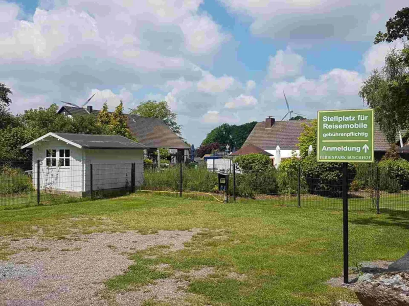 Emplacement Camping-Car Avec Sanitaires