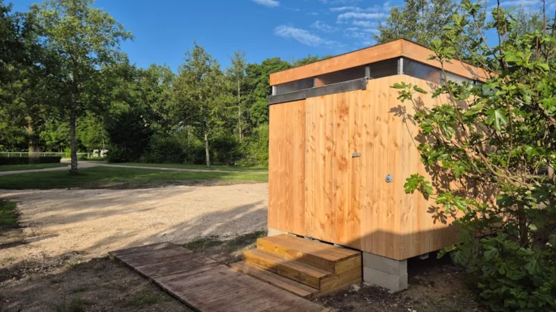 Emplacement Luxe Sanitaires Privés