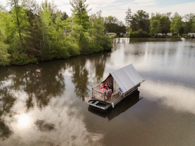 Floating tent