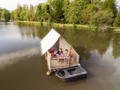 Floating tent