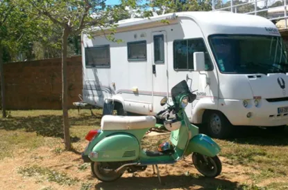 Parcela Confort (Autocaravana, Autocaravana + Remolque, Coche + Caravana)