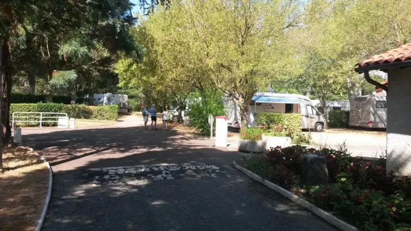 Forfait Confort (1 Tente Ou 1 Caravane / 1 Voiture / Électricité)