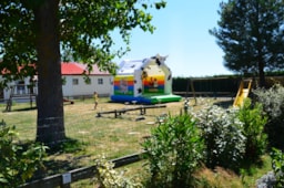 Camping Les Logeries - image n°32 - Roulottes