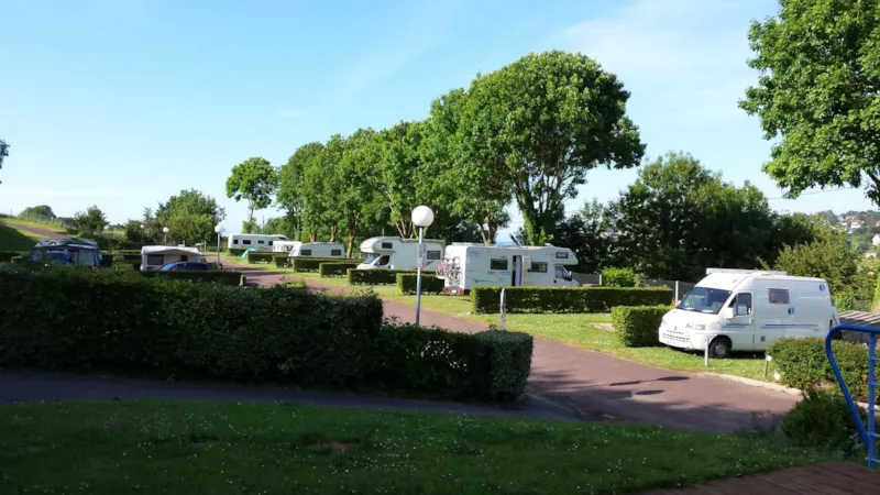 Forfait Nature Sans Électricité (1 Tente, Caravane Ou Camping-Car / 1 Voiture)