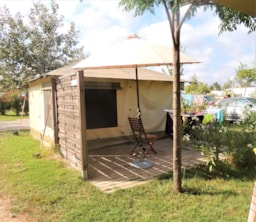 Huuraccommodatie(s) - Bungalow Mayotte 2 Kamers - Zonder Sanitair 16M² + Wifi - Camping La Pépinière