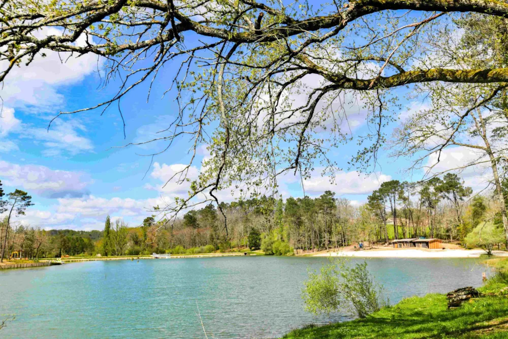 Camping du Lac De Neufont