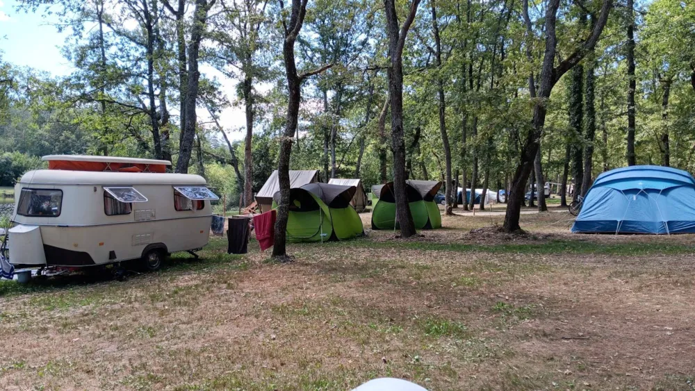 Camping du Lac De Neufont