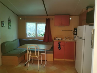 Mobil home, 2 chambres, jusqu'à 6 personnes