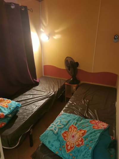Mobil home, 2 chambres, jusqu'à 6 personnes