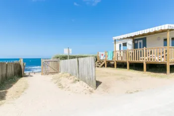 Mietunterkunft - Mobile Home 2 Bedrooms, 1 Shower Room, Front Of The Sea - Camping de La Falaise