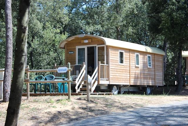 Accommodation - Gipsycar 2 Bedrooms - Camping La Ventouse