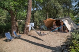 Stellplatz - Stellplatz  Confort + (Zelt, Wohnwagenn / Strom 6A) - Camping Paradis des Pins - Soulac