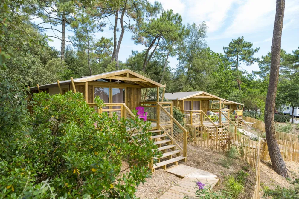 Ecolodge SWEET on piles PREMIUM 43 m² (2 bedrooms) + Half-covered  terrace