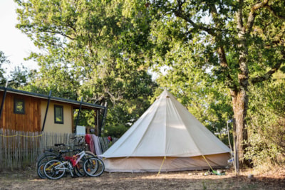 CONFORT + package (1 tent or caravan / 6A electricity)