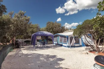 Emplacement - Emplacement Confort - Camping Mon Perin