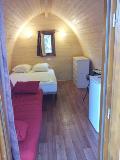 UNUSUAL COTTAGE (M/S)