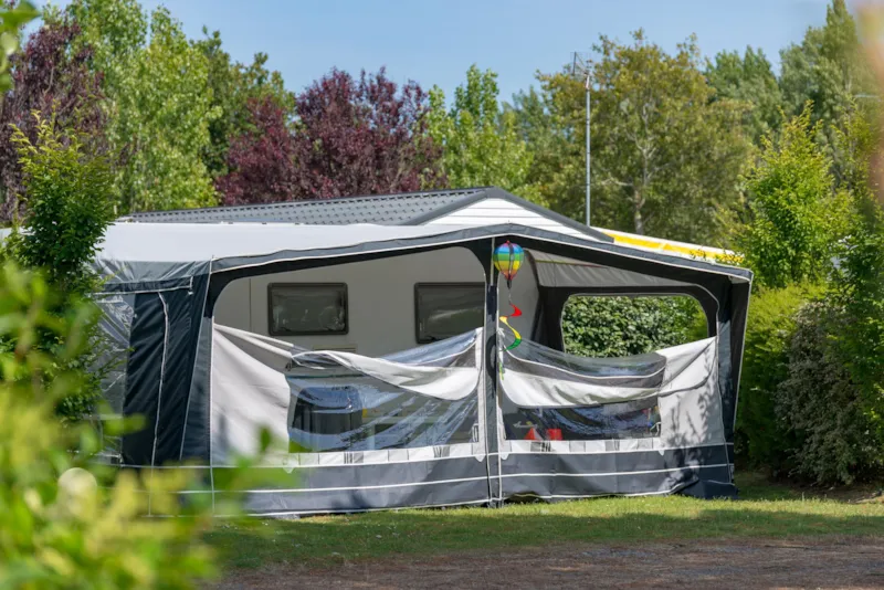 Forfait Emplacement Standard + 1 Véhicule+Électricité