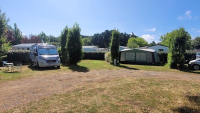 Standard pitch + 1 vehicle + electricity — 4