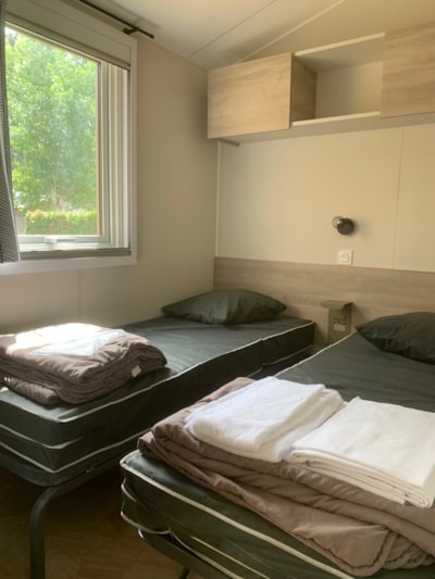 Mobil-home 2 bedrooms  - 4 SUNS - adapted to the people with reduced mobility