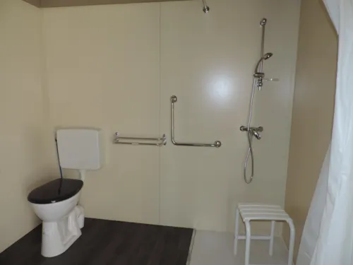 Accommodation - Chalet Adapted To The People With Reduced Mobility - image n°5 - Camping d'Arpheuilles