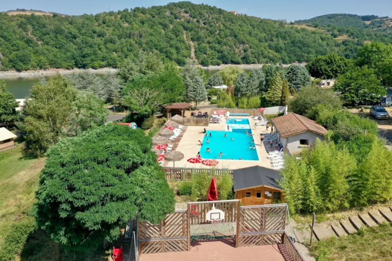 Emplacement + Voiture + Tente / Caravane Ou Camping-Car