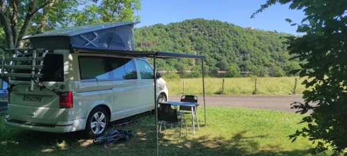 Emplacement - Emplacement + Éléctricité + Voiture + Tente / Caravane Ou Camping-Car - image n°5 - Camping d'Arpheuilles