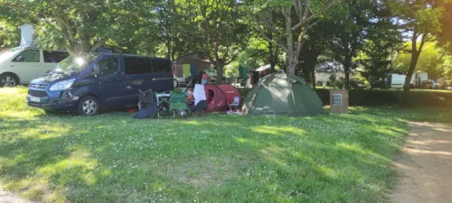 Emplacement - Emplacement + Éléctricité + Voiture + Tente / Caravane Ou Camping-Car - image n°6 - Camping d'Arpheuilles