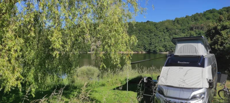 Emplacement + Voiture + Tente / Caravane Ou Camping-Car