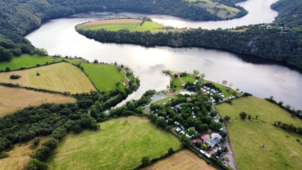 Emplacement - Emplacement + Voiture + Tente / Caravane Ou Camping-Car - Camping d'Arpheuilles