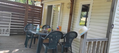 Essential mobile home with 2 bedrooms + television