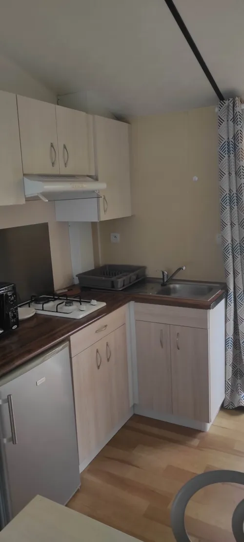Location - Mobil Home Climatisé 2 Chambres Avec Télévision - image n°4 - Camping d'Arpheuilles