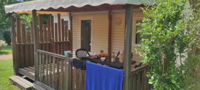 2-bedroom air-conditioned mobile home with television