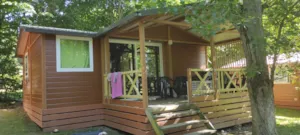  - Chalet essentiel 32 m² / 3 bedrooms / TV / 12 m² covered terrace - Camping d'Arpheuilles