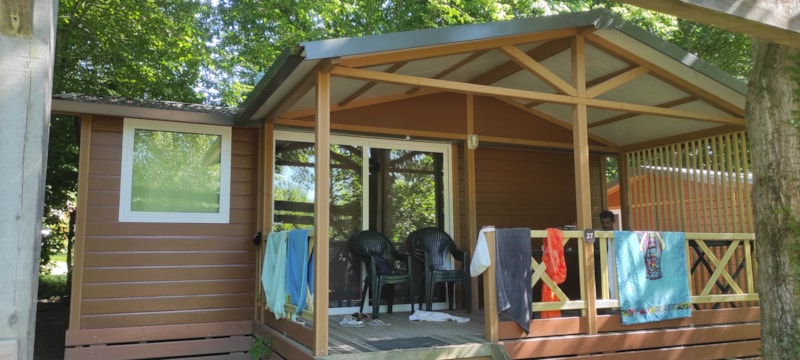 Chalet mit Klimaanlage / 32m2 / 3 Zimmer / TV / Überdachte Terrasse 12 m²