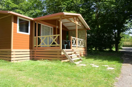 Location - Chalet  Climatisé / 32M2 / 3 Chambres / Tv / Terrasse Couverte 12 M² - image n°2 - Camping d'Arpheuilles