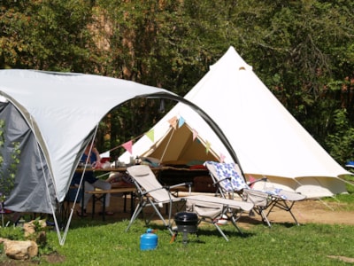 PRIVILEGE pitch of 150m² - Price including 2 pers. with electricity