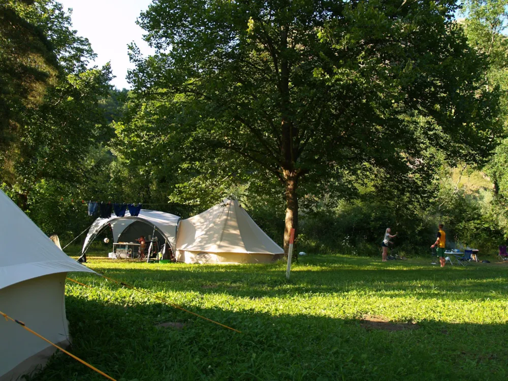 Camping pitch NATURE 100m² - Price for 2 pers. without electricity