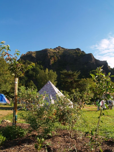 PRIVILEGE pitch of 150m² - Price including 2 pers. with electricity