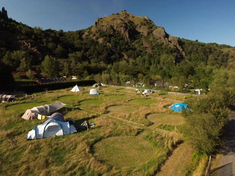 Emplacement Nature 100M² - Prix Incluant 2 Pers. Sans Électricité