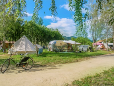 PRIVILEGE pitch of 150m² - Price including 2 pers. with electricity
