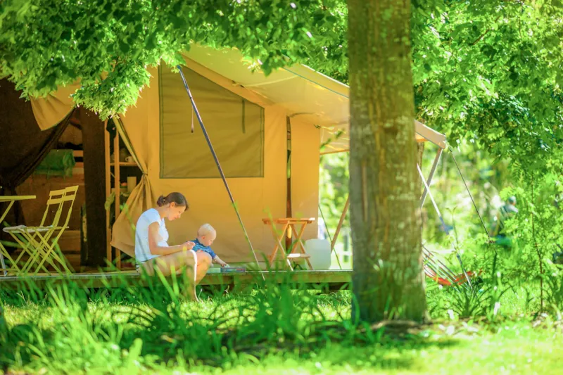 Tente Canadienne 25M² (2 Chambres) + Terrasse (Sans Sanitaires Privés)