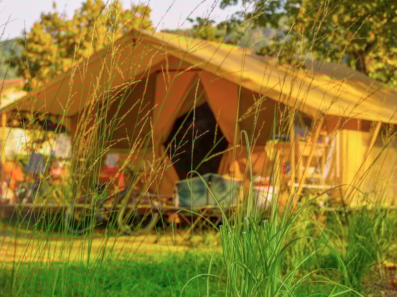 Canadese tent - 25m² - 2 slaapkamers - terras (zonder privé sanitair)