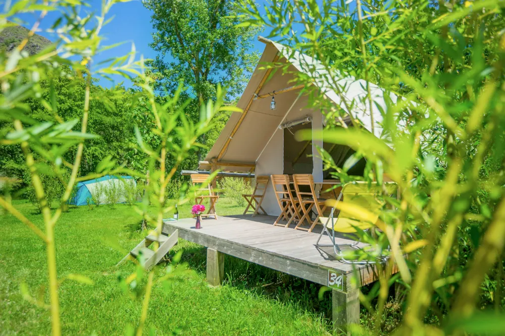 Location - Tente Amazone 20M² - 2 Chambres (Sans Sanitaires Privatifs) - CosyCamp