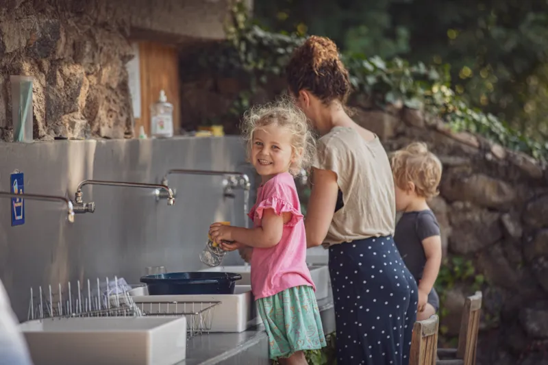 Emplacement Nature 100M² - Prix Incluant 2 Pers. Sans Électricité